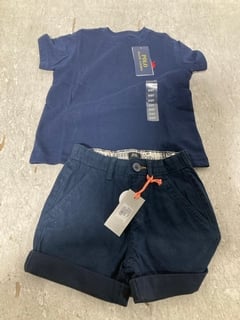 POLO RALPH LAUREN CLASSIC SHORT SLEEVE T-SHIRT IN NAVY TO INCLUDE BOYS CHINO SHORTS IN NAVY: LOCATION - WA3