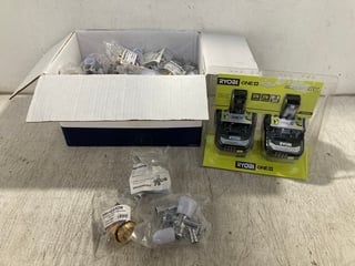 BOX OF ASSORTED NAVIGATOR ITEMS TO INCLUDE 1 INCH 28MM GAS METER UNION AND WASHER TO ALSO INCLUDE PACK OF 2 RYOBI ONE+ LITHIUM+ BATTERIES: LOCATION - C12