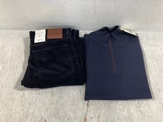 GANT SACKER RIB HALF ZIP JUMPER IN EVENING BLUE - SIZE UK MEDIUM TO ALSO INCLUDE GANT REGULAR CORDED JEANS IN EVENING BLUE - SIZE UK 32/34: LOCATION - C8