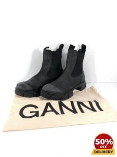 GANNI WOMEN'S RECYCLED RUBBER BOOTS IN BLACK - UK 7 - RRP £215: LOCATION - LUX