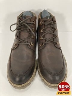 BARBOUR MEN'S FENTON COMMANDO SOLE LACE UP BOOTS IN MOCHA - UK 9 - RRP £135: LOCATION - LUX