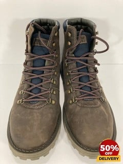 BARBOUR MEN'S QUANTOCK WATERPROOF HIKING STYLE BOOTS IN OAK - UK 11 - RRP £159: LOCATION - LUX