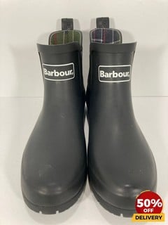 BARBOUR WOMEN'S KINGHAM RUBBER CHELSEA BOOTS IN BLACK - UK 8 - RRP £54.95: LOCATION - LUX