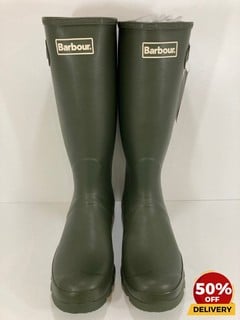 BARBOUR MEN'S BEDE CLASSIC WELLIES IN OLIVE - UK 11 - RRP £69.95: LOCATION - LUX