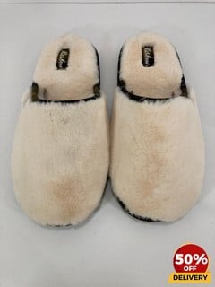 BARBOUR WOMEN'S AGATHA MULES SLIPPERS IN CREAM - UK 8 - RRP £39.95: LOCATION - LUX