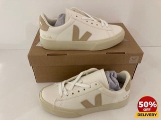 VEJA WOMEN'S CAMPO CHROME FREE LEATHER TRAINERS IN EXTRA WHITE/ALMOND - UK 2 - RRP £130: LOCATION - LUX