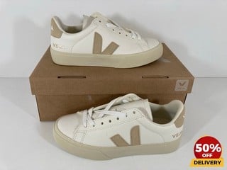 VEJA WOMEN'S CAMPO CHROME FREE LEATHER TRAINERS IN EXTRA WHITE/ALMOND - UK 2 - RRP £130: LOCATION - LUX