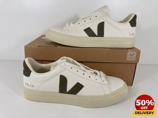 VEJA WOMEN'S CAMPO CHROME FREE LEATHER TRAINERS IN EXTRA WHITE/KHAKI - UK 5 - RRP £125: LOCATION - LUX