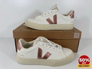 VEJA WOMEN'S CAMPO CHROME FREE LEATHER TRAINERS IN EXTRA WHITE/NACRE - UK 2 - RRP £140: LOCATION - LUX