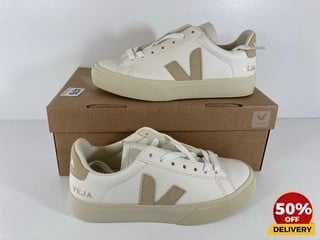 VEJA WOMEN'S CAMPO CHROME FREE LEATHER TRAINERS IN EXTRA WHITE/ALMOND - UK 2 - RRP £130: LOCATION - LUX