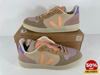 VEJA WOMEN'S V-10 SUEDE TRAINERS IN MULTICO PEACH - UK 6 - RRP £150: LOCATION - LUX