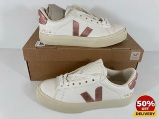 VEJA WOMEN'S CAMPO CHROME FREE LEATHER TRAINERS IN EXTRA WHITE/NACRE - UK 2 - RRP £140: LOCATION - LUX