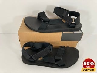 TEVA MEN'S ORIGINAL UNIVERSAL URBAN SPORT SANDALS IN BLACK - UK 8 - RRP £45: LOCATION - LUX