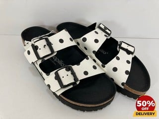 BIRKENSTOCK WOMEN'S PAPILLIO ARIZONA SLIM FIT DOTS PLATFORM DOUBLE STRAP SANDALS IN WHITE/BLACK DOTS - UK 7 - RRP £95: LOCATION - LUX