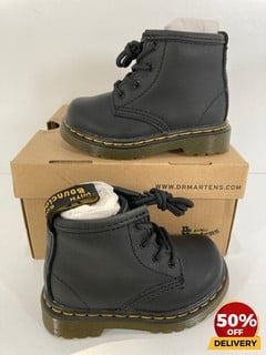 DR. MARTENS BABIES' 1460 LEATHER LACE-UP 4 EYE BOOTS IN BLACK - UK 4 BABY - RRP £49: LOCATION - LUX