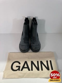 GANNI WOMEN'S RECYCLED RUBBER BOOTS IN BLACK - UK 5 - RRP £215: LOCATION - LUX