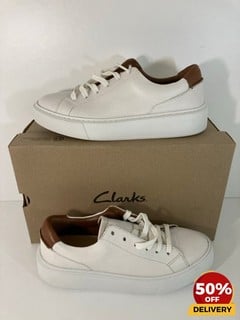 CLARKS WOMEN'S HERO LITE LACE LEATHER FLATFORM TRAINERS -IN WHITE - UK 8 - RRP £69: LOCATION - LUX