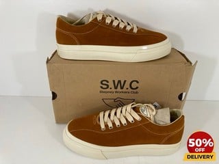 STEPNEY WORKERS CLUB MEN'S DELLOW SUEDE LOW TOP TRAINERS IN TAN - UK 8 - RRP £80: LOCATION - LUX