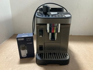 DELONGHI MAGNIFICA EVO COFFEE MACHINE TO INCLUDE DELONGHI MILK CARAFE - RRP:£530: LOCATION - AR8