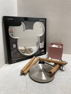 3 X ASSORTED HOUSEHOLD ITEMS TO INCLUDE DISNEY MICKEY AND FRIENDS MIRRORED LED LIGHT: LOCATION - AR15