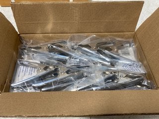 2 X BOXES OF 4 100MM STALL CLIPS: LOCATION - AR19