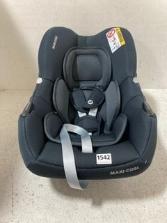 MAXI COSI CABRIOFIX I-SIZE CAR SEAT IN BLACK: LOCATION - BR23