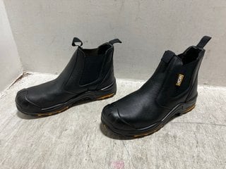 JCB DEALERS FULL GRAIN LEATHER WORK BOOTS UK SIZE 11: LOCATION - BR12