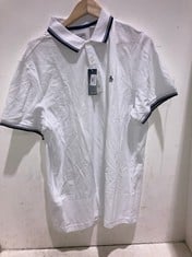 4 X ASSORTED ADULTS CLOTHING TO INCLUDE PENQUIN POLO SHIRT IN WHITE SIZE XL