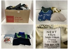 BOX OF ASSORTED KIDS CLOTHING TO INCLUDE DENIM GREEN OVERALLS- SIZE 12-18M