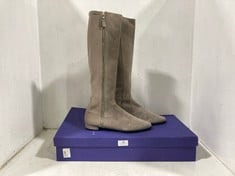 STUART GIVEMEZIP WOMEN'S SUEDE BOOTS IN TOPO SIZE EU40 - RRP £293