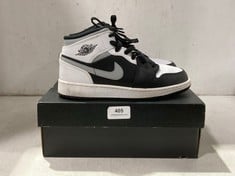 AIR JORDAN 1 MID KIDS (GS) HI TOP TRAINER BLACK / WHITE / LIGHT SMOKE GREY - SIZE 3.5 - RRP £117