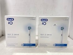 2 X ORAL-B IO 25 ULTIMATE CLEAN BRUSH HEADS