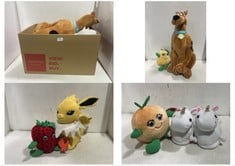 BOX OF ASSORTED PLUSH CHILDRENS TOY ITEMS TO INCLUDE BUILD A BEAR WORKSHOP JOLTEIN POKEMON PLUSH TEDDY