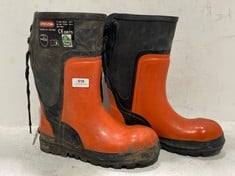 OREGON YUKON CHAINSAW RUBBER BOOTS WITH STEEL TOE CAP ORANGE - SIZE 10.5