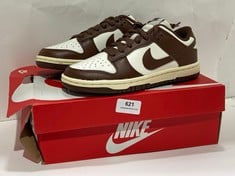 NIKE DUNK LOW TRAINERS BROWN / WHITE - SIZE 5