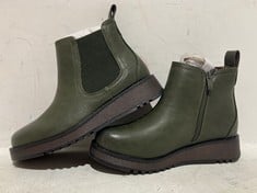 HEAVENLY FEET NEW ROLO 2 BOOTS IN KHAKI - SIZE UK 5