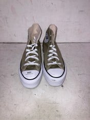 CONVERSE ALL STAR CHUNKY KHAKI GREEN CANVAS SIZE 5.5 TO INCLUDE NEW BALANCE TRAINERS CREAM/SILVER SIZE 6