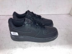 NIKE AIR FORCE 1 TRAINERS BLACK SIZE 7.5 RRP- £110