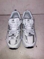 NEW BALANCE TRAINERS WHITE/SILVER SIZE 5.5