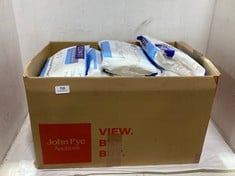 BOX OF CONTI CLEANSING DRY WIPES 100 WIPES PER PACK