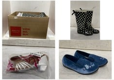 BOX OF APPROX 10 X ASSORTED ADULT FOOTWEAR TO INCLUDE TU WELLINGTON BOOTS BLACK POLKA DOT SIZE 7