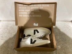 VEJA ESPLAR LOGO TRAINERS WHITE SIZE 4