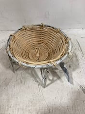 24 X STONE THE CROWS SMALL ROUND BASKET STAND - HEIGHT 10CM - TOTAL RRP £384