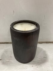 APPROX 972 STONE THE CROWS ITEMS TO INCLUDE 972 X STONE THE CROWS MEDIUM ANTIQUED BAMBOO CANDLE - HEIGHT 13CM - ITEM RRP £3 - TOTAL RRP OF PALLET £2906