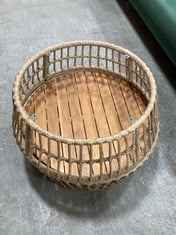 NATURAL ROUND COFFEE TABLE