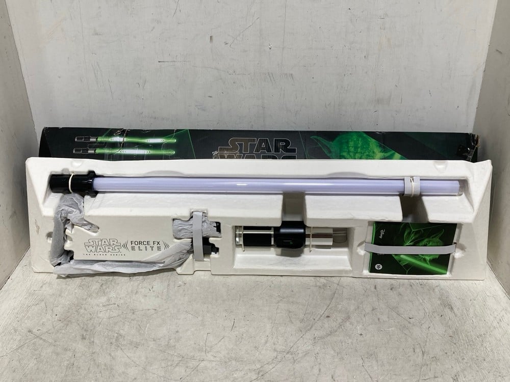 STAR WARS FORCE FX ELITE YODA FORCE LIGHTSABER - RRP £119