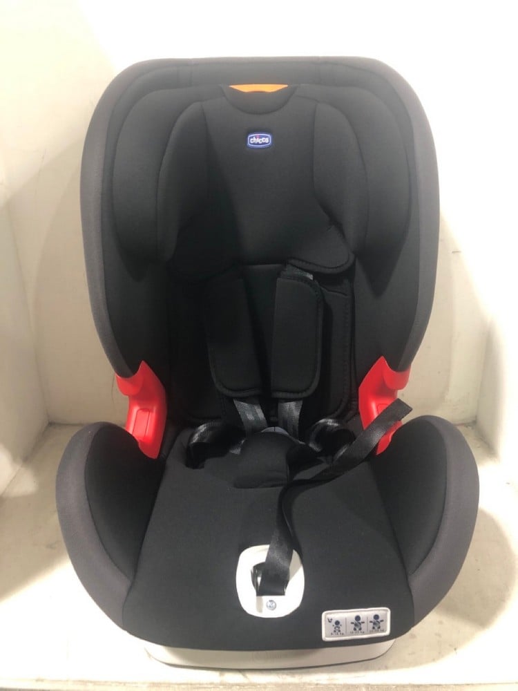 CHICCO YOUNIVERSE ISOFIX GROUP1-3 CAR SEAT IN COLOUR JET BLACK- RRP £217