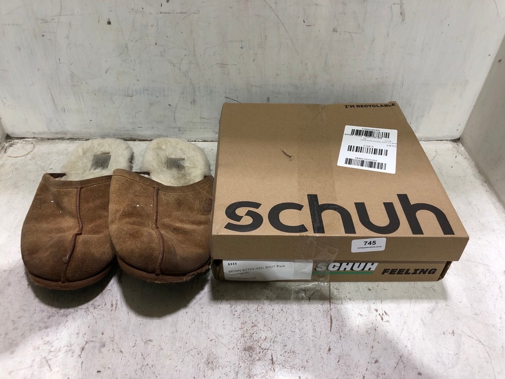 SCHUH BRYNN KITTEN HEEL BOOT BLACK - SIZE 4 TO INCLUDE UGG TAN SLIPPERS