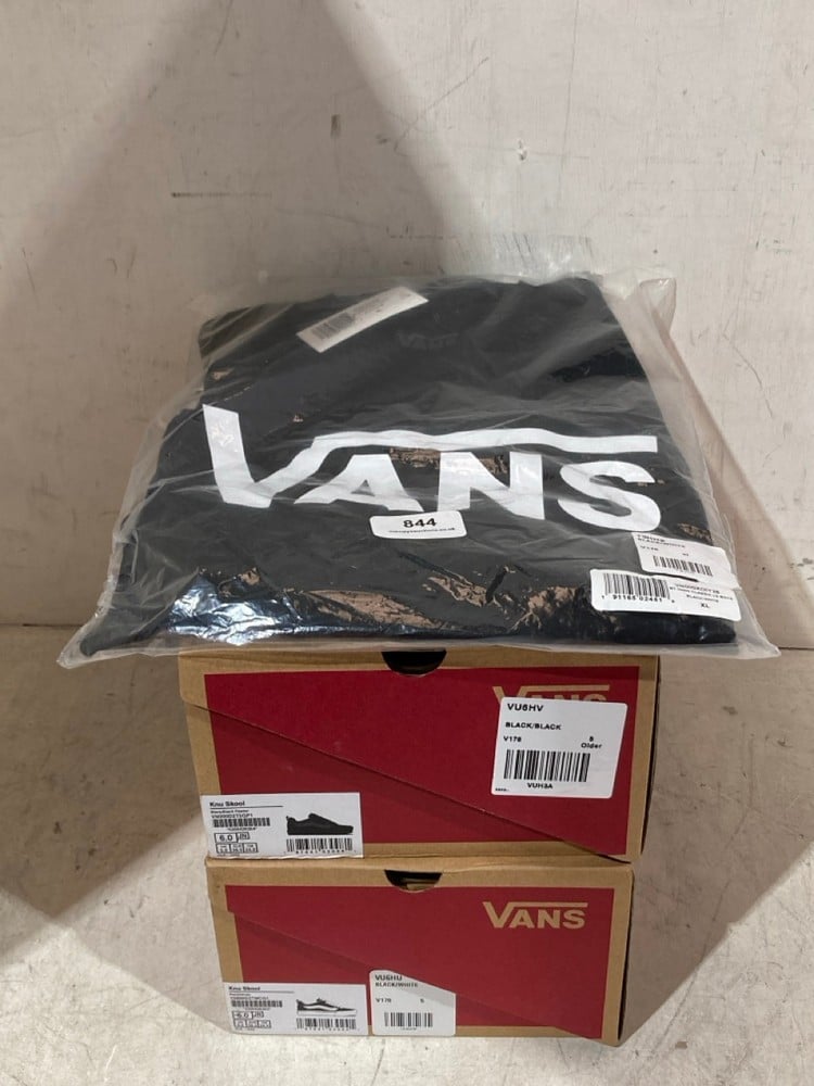 3 X ASSORTED VANS CLOTHING TO INCLUDE VANS KNU SKOOL TRAINERS BLACK/WHITE - SIZE 5