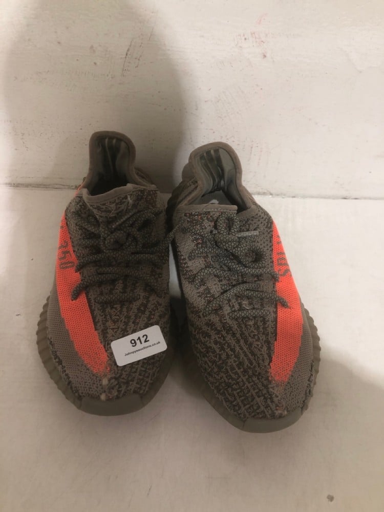 YEEZY BOOST 350 V2 SNEAKERS - SIZE 6.5